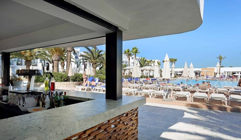 GRAND PALLADIUM - POOL BAR  POOL VIEW